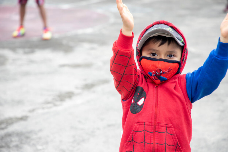 Combate el sedentarismo: beneficios del yoga para los niños