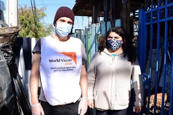 Mujer beneficiada por World Vision Chile
